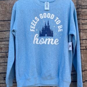 Disney parks feels good to be home crew neck.